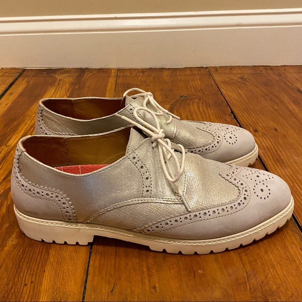 Taupe & Silver Women’s Oxfords
